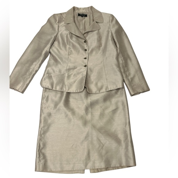 The Kasper Beige 2 Piece Skirt Suit, Size 12. - Picture 1 of 12